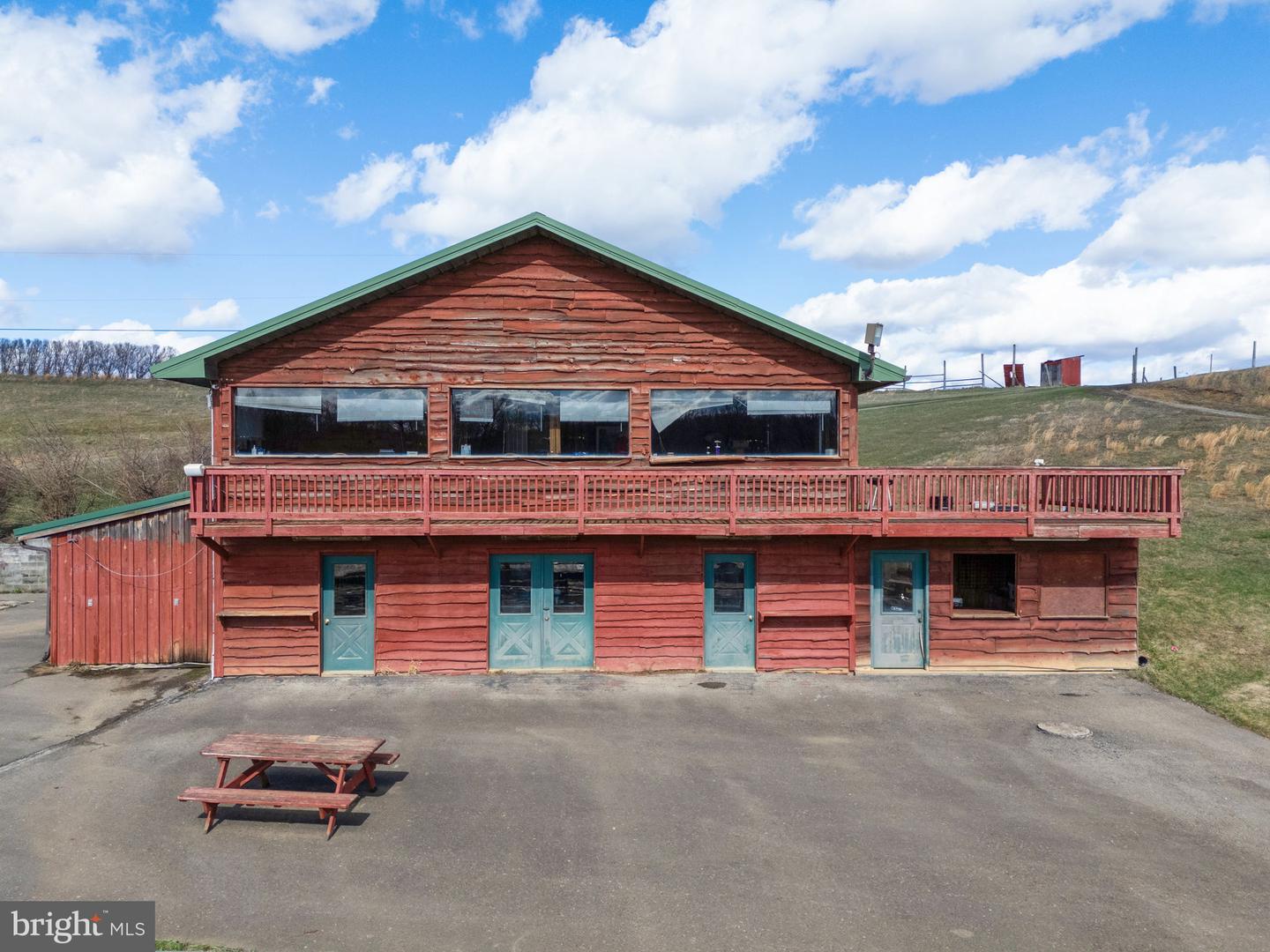 380 Fearer Rd — photo