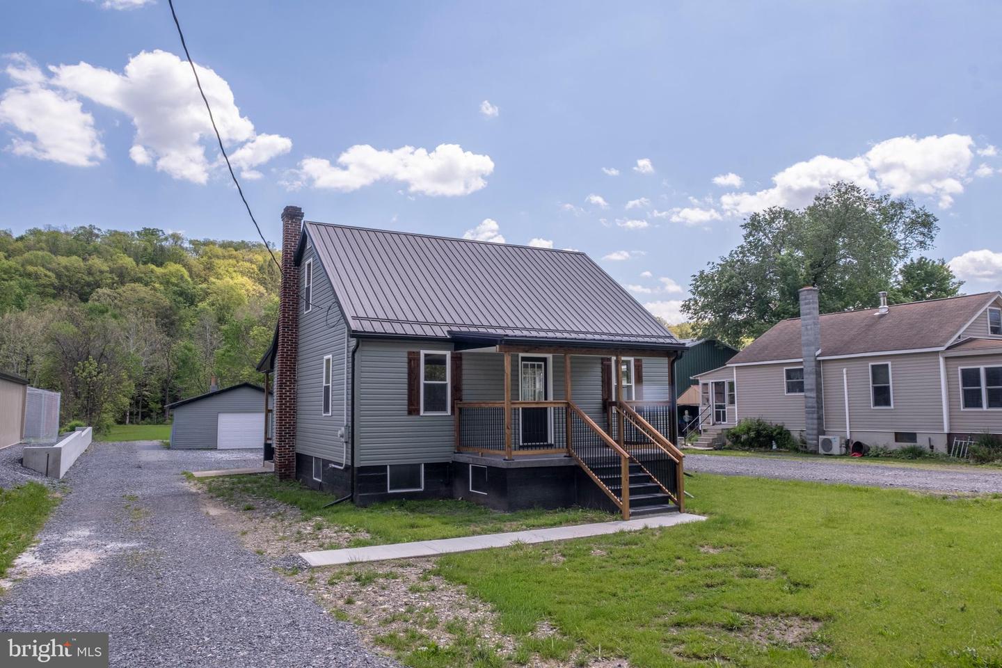 10475 Fairgrounds Rd — photo