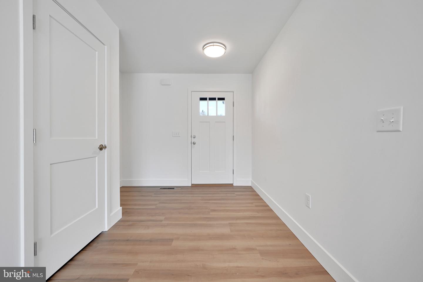 327 W Fritz Ave — photo