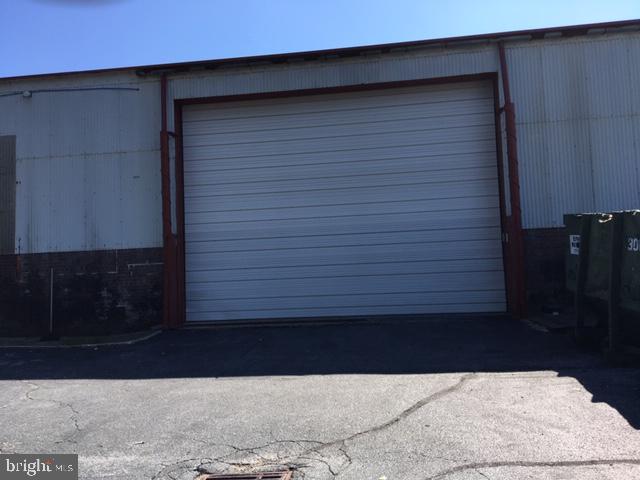 175 E King St — photo
