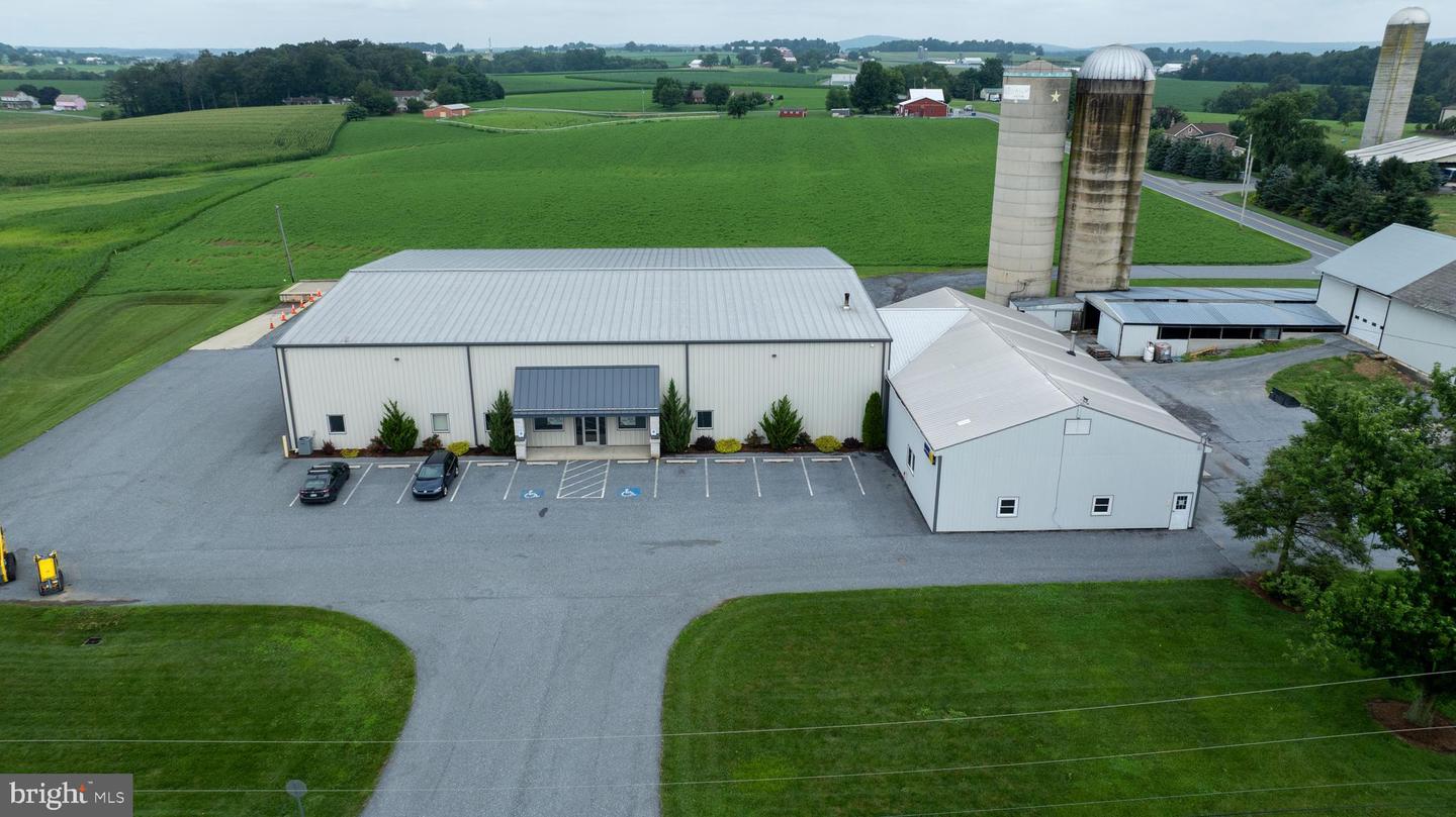 608 Fairview Road, Manheim, PA 17545