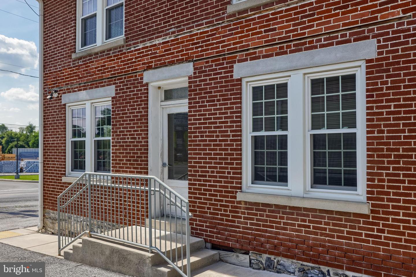 135 ROTHSVILLE STATION ROAD, LITITZ PA 17543