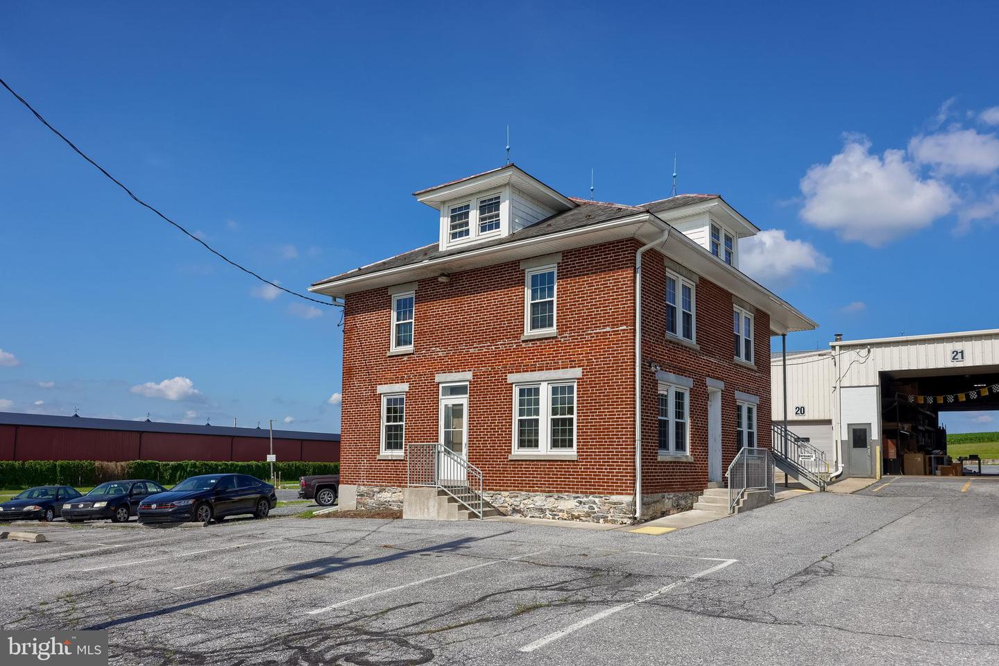 135 ROTHSVILLE STATION ROAD, LITITZ PA 17543 — photo 2