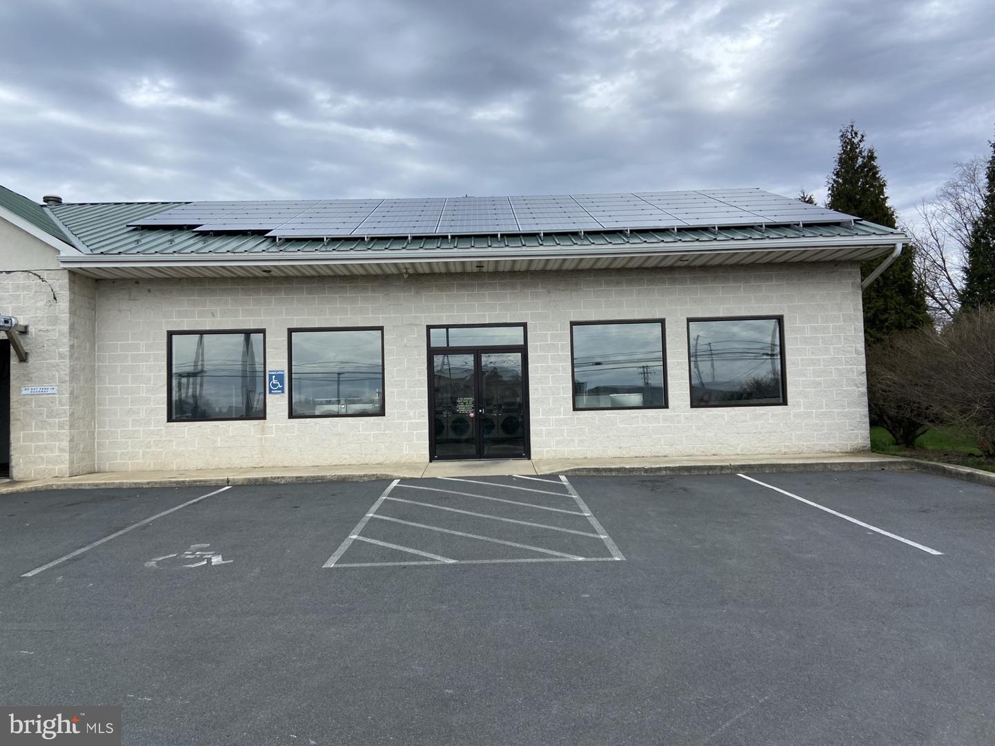 3711 E Newport Rd — photo