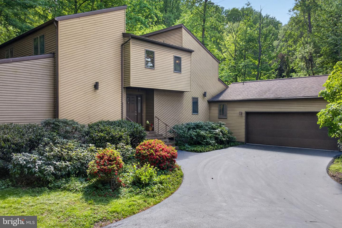 2624 SPRING VALLEY ROAD, LANCASTER PA 17601 — photo 2