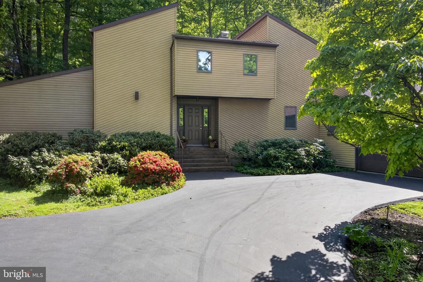2624 SPRING VALLEY ROAD, LANCASTER PA 17601 — photo 3