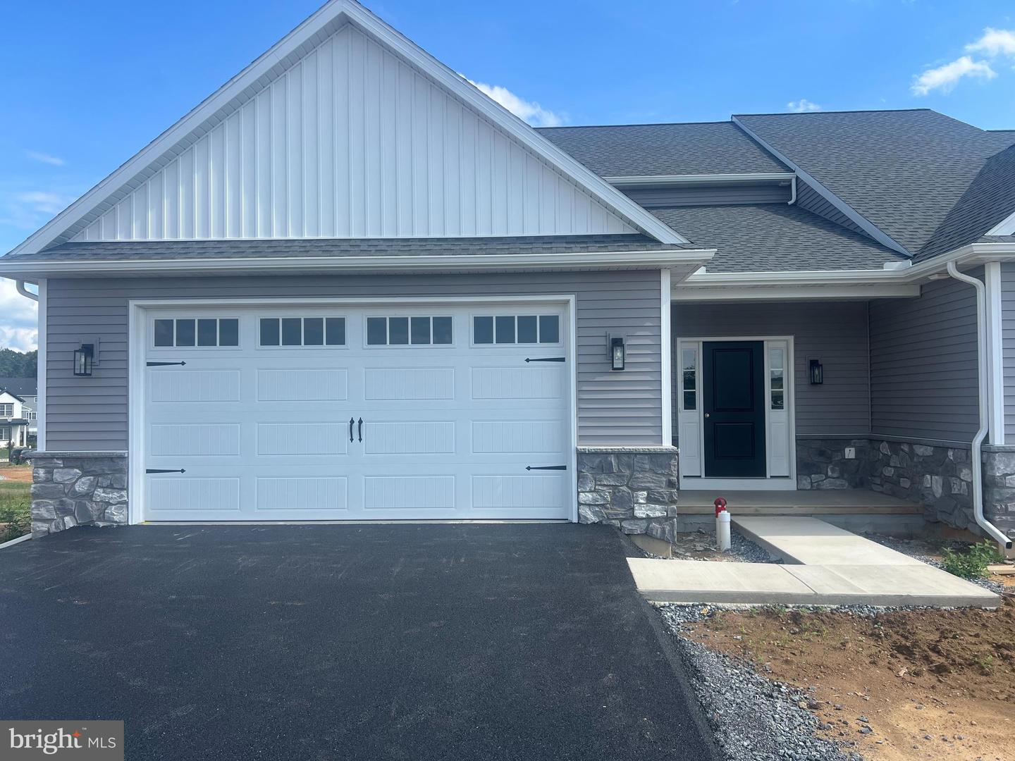 316 Ridgefield Dr — photo