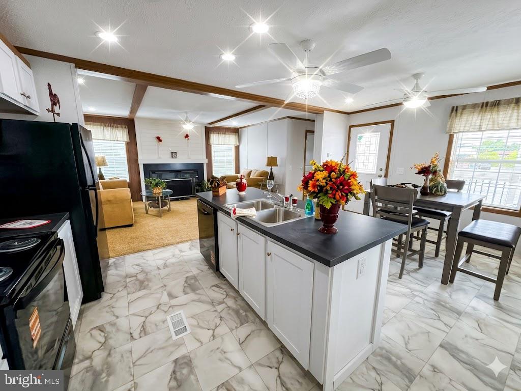 30 Debra Cir — photo