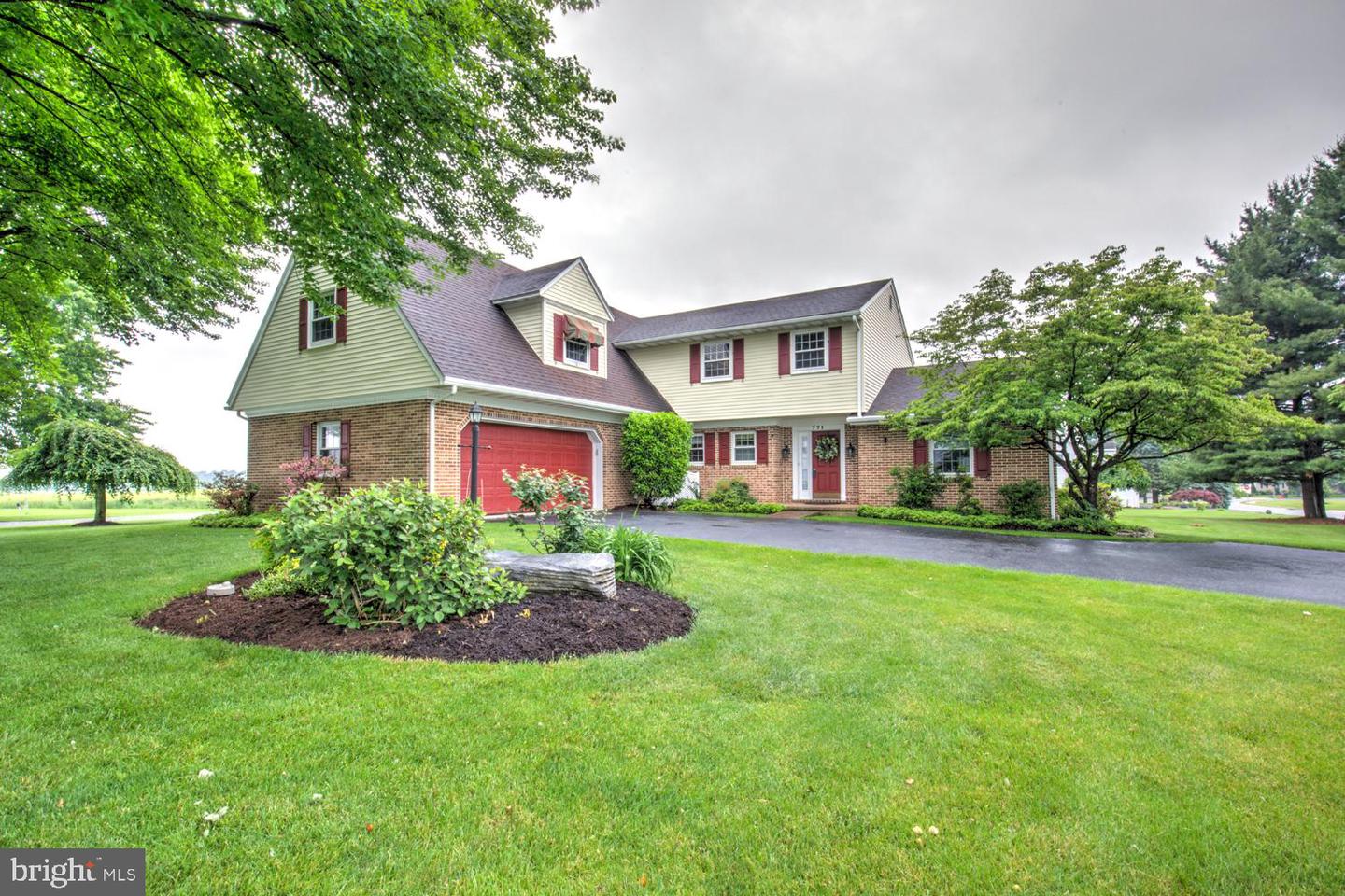 771 E OREGON ROAD, LITITZ PA 17543