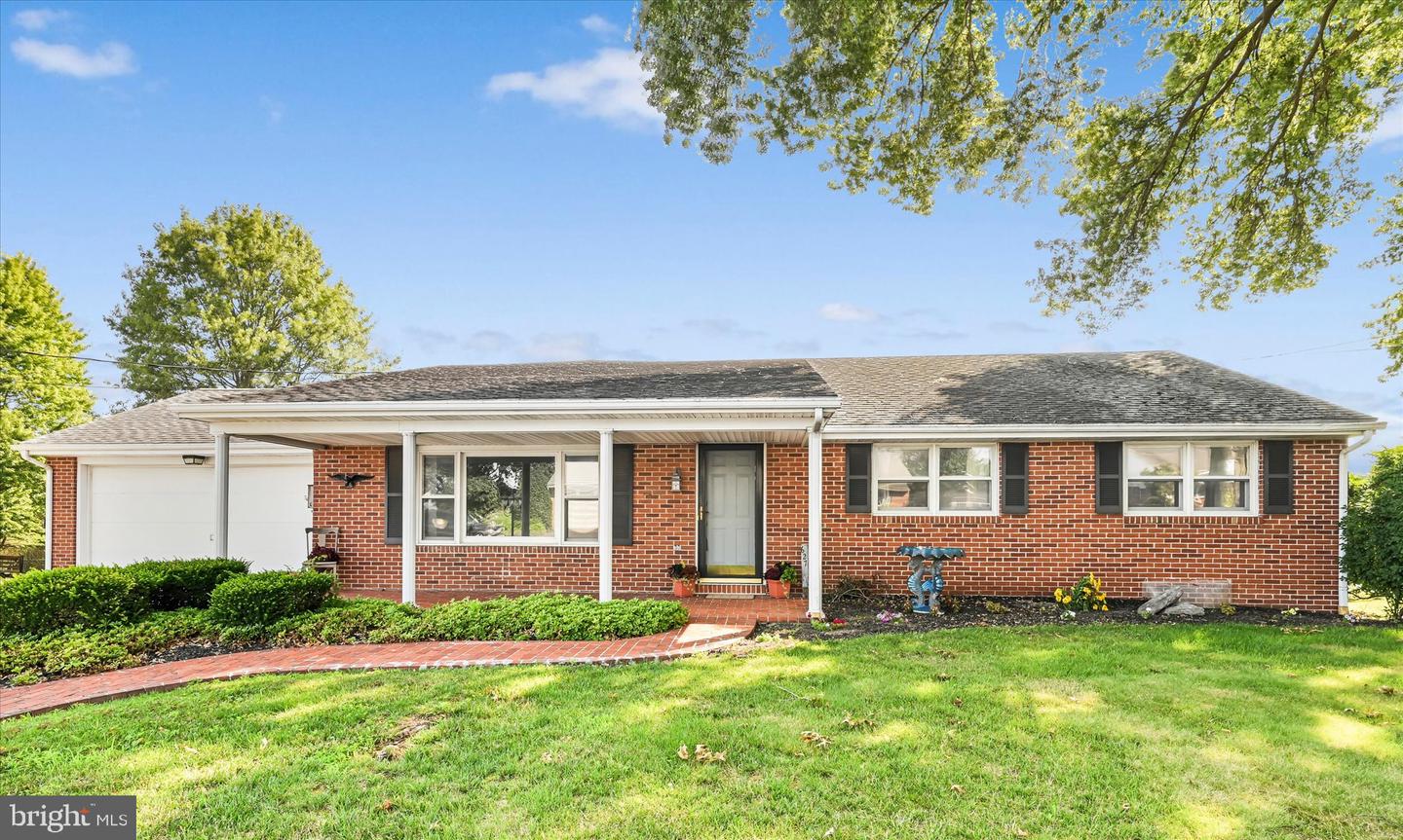 627 Pine Hill Road, Lititz, PA 17543 — photo 2