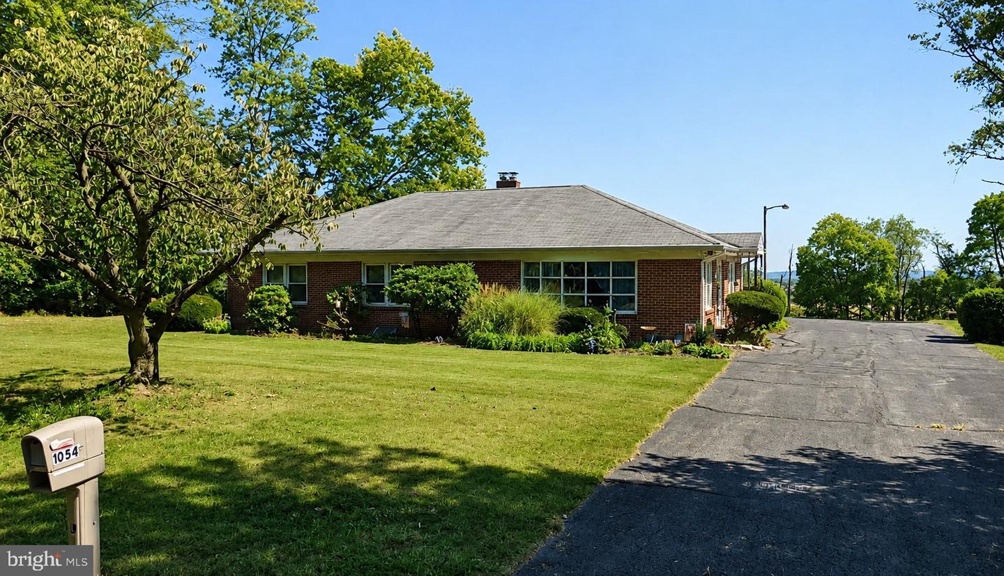 1054 RIDGE ROAD, ELIZABETHTOWN PA 17022