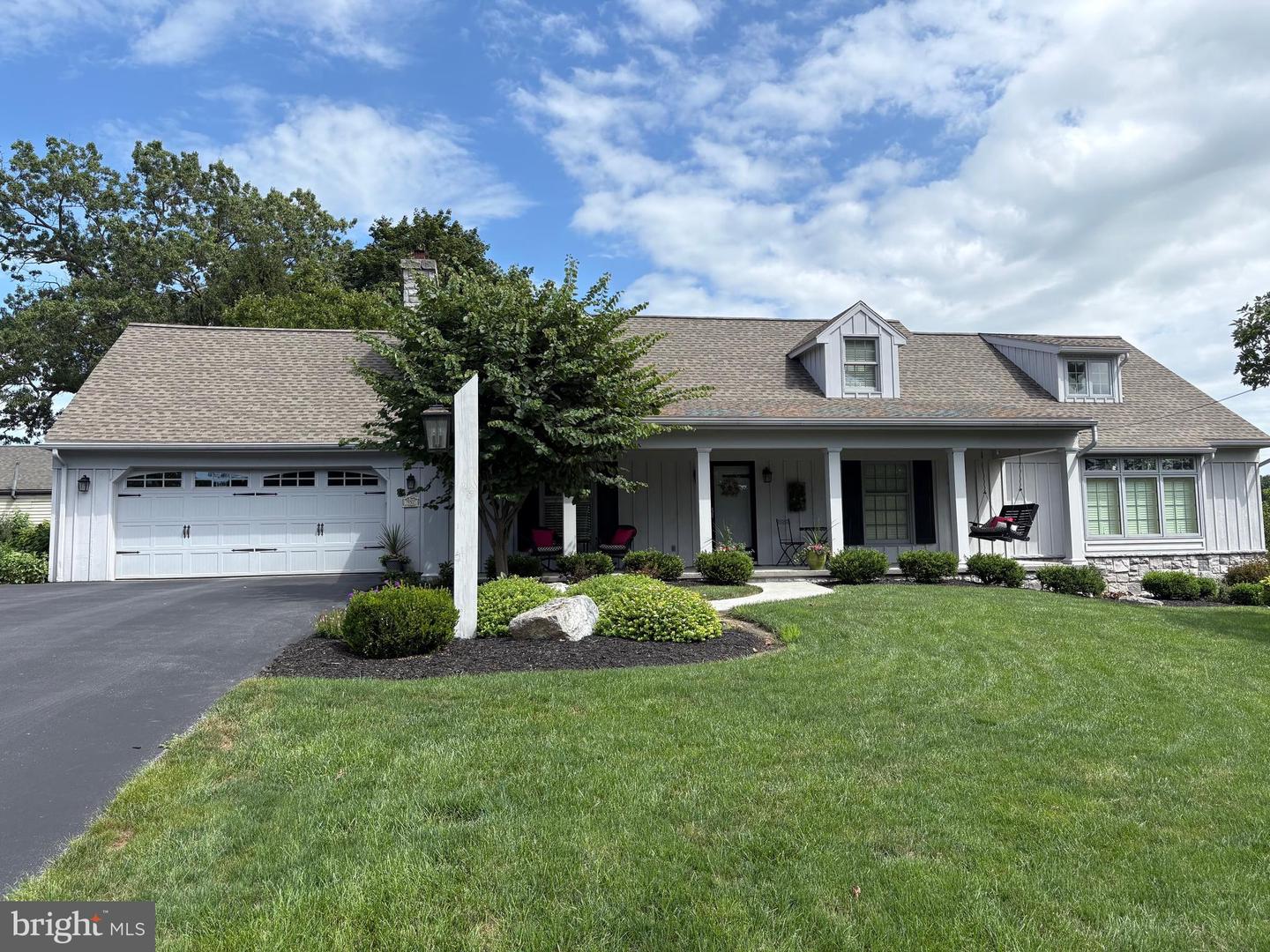 957 Mondale Road, Bird In Hand, PA 17505