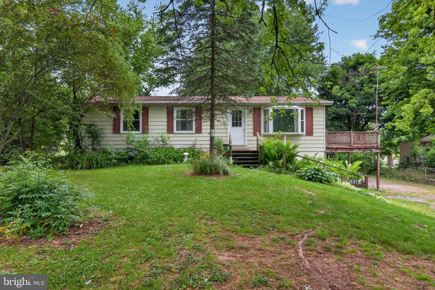1048 Creek Rd — photo
