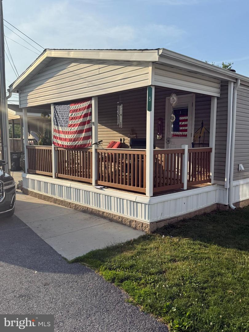 5 Conestoga Mnr — photo