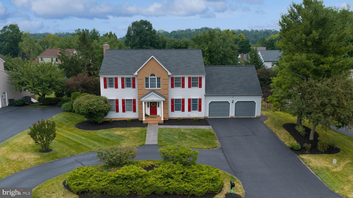 421 Rhoda Drive, Lancaster, PA 17601