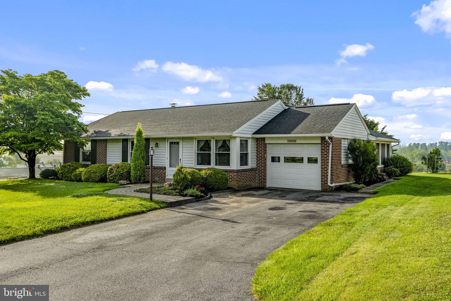 2136 Hobson Road, Lancaster, PA 17602