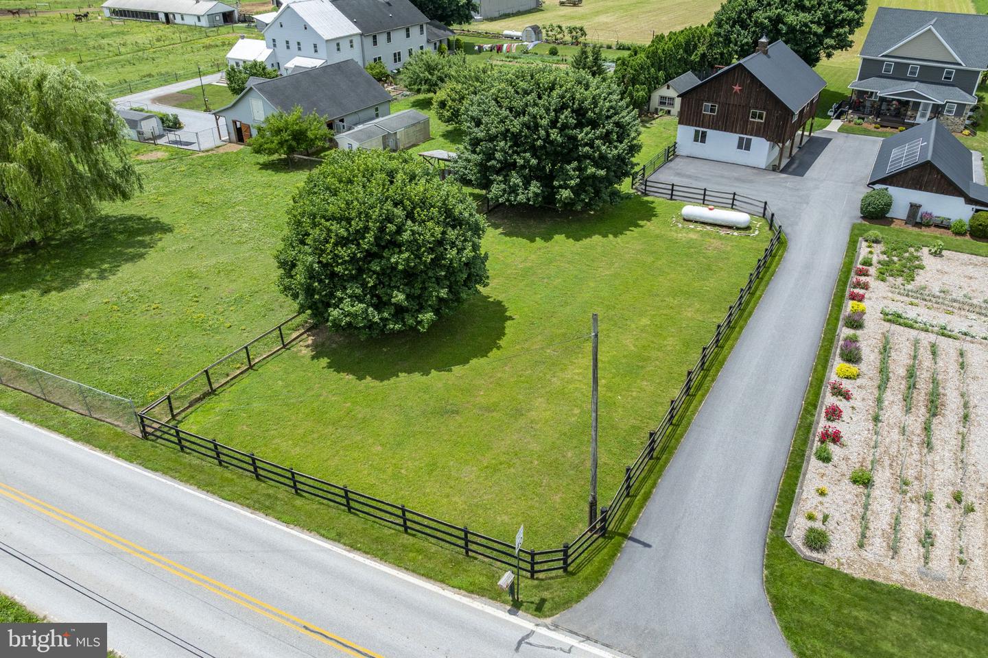 346 Lynwood Road, Bird In Hand, PA 17505