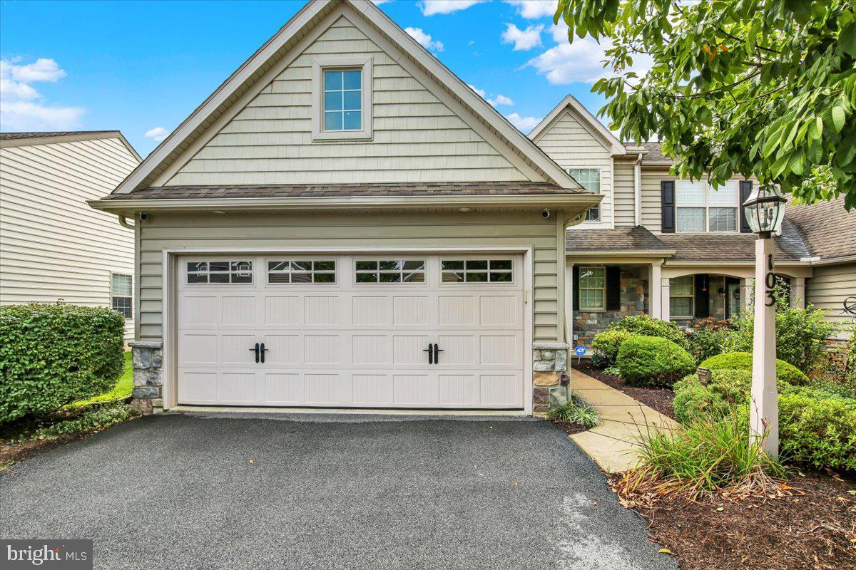 103 Goldenfield Dr — photo