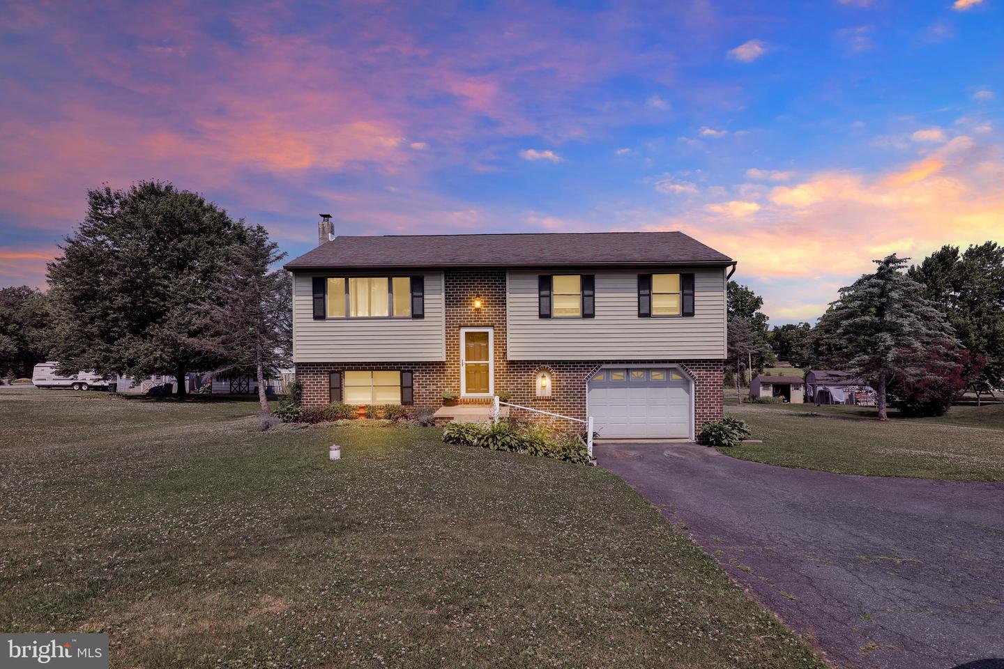 220 Pleasant Valley Rd — photo