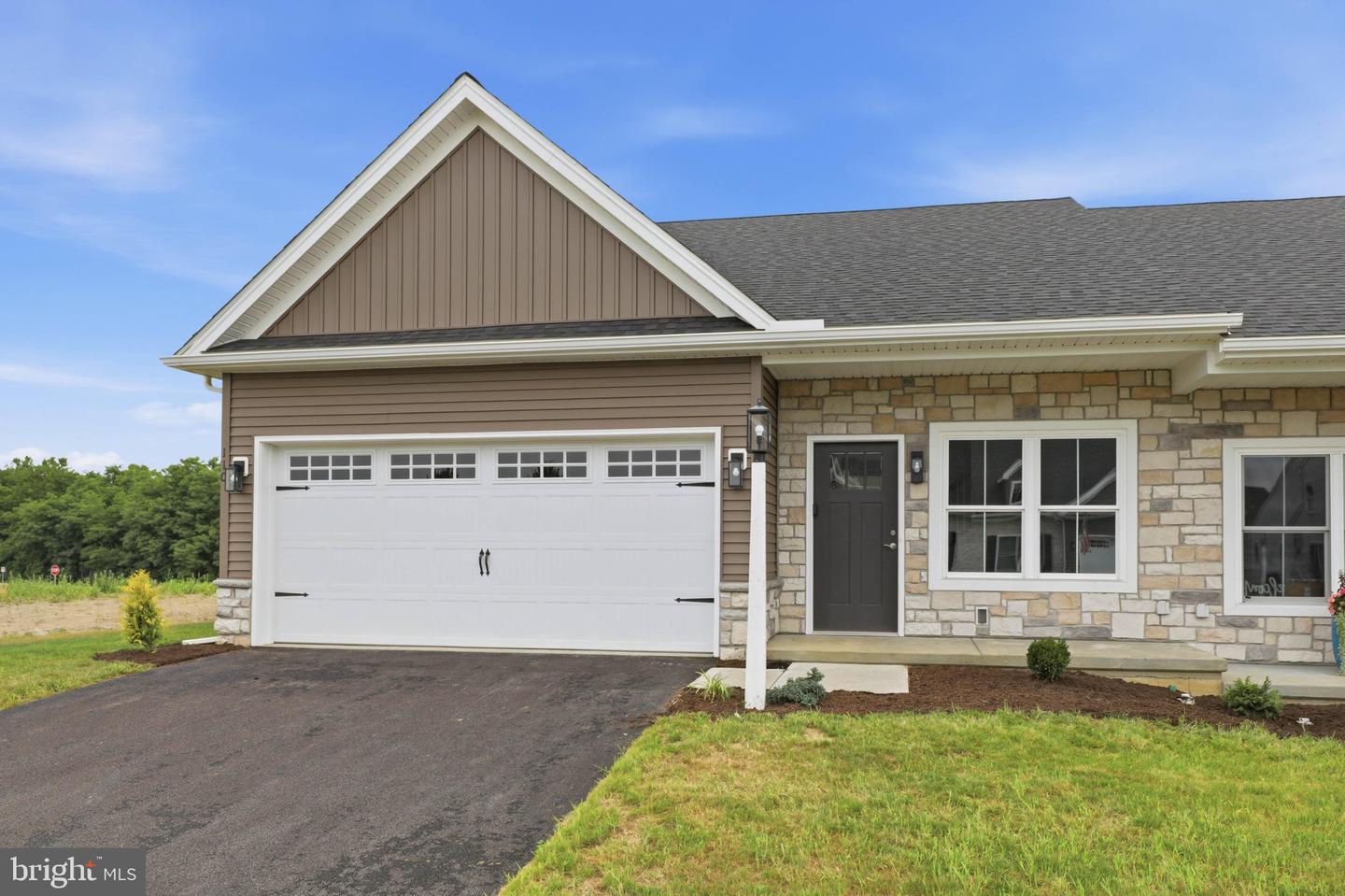 234 Pilgrim Dr — photo