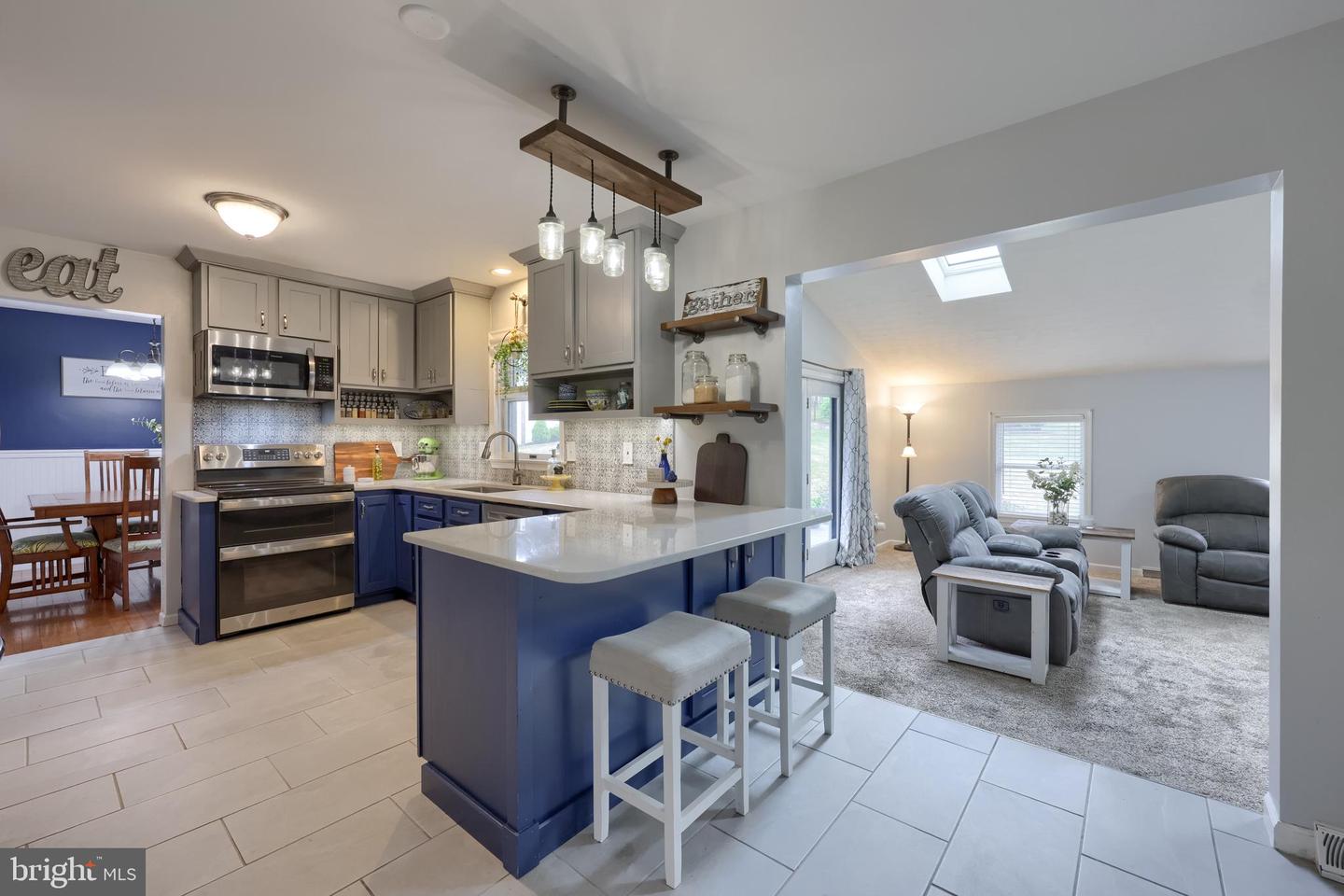 323 Knights Bridge Way, Lititz, PA 17543 — photo 2