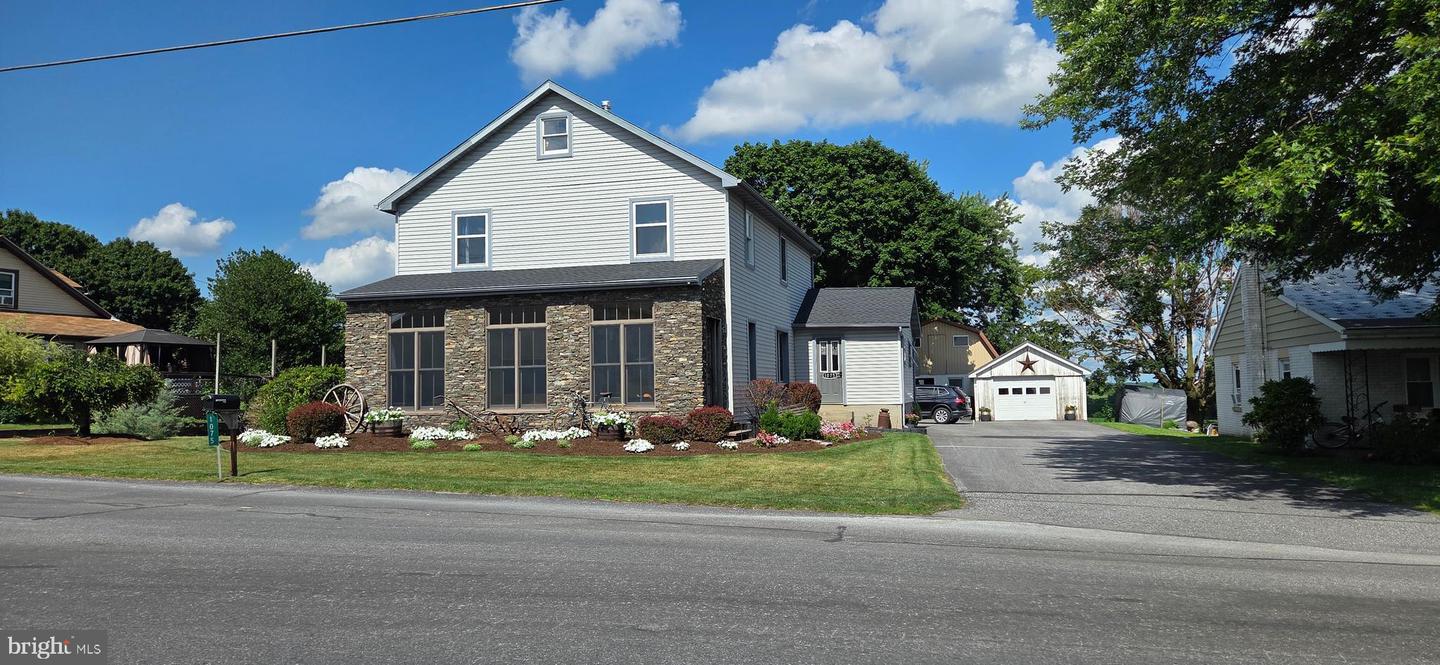 1075 Georgetown Road, Paradise, PA 17562
