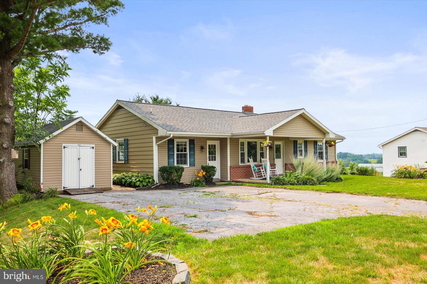 1562 RIDGE ROAD, ELIZABETHTOWN PA 17022 — photo 2