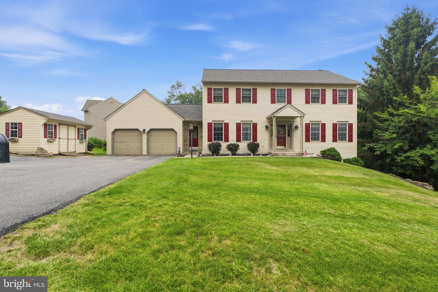906 Hidden Hollow Dr — photo