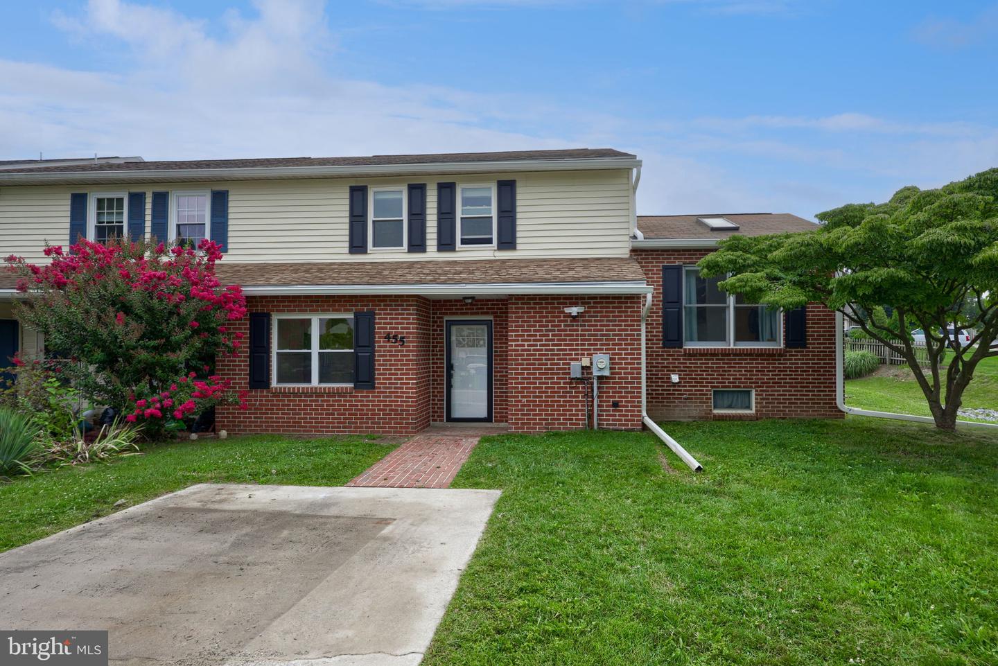 455 Crosswinds Dr — photo
