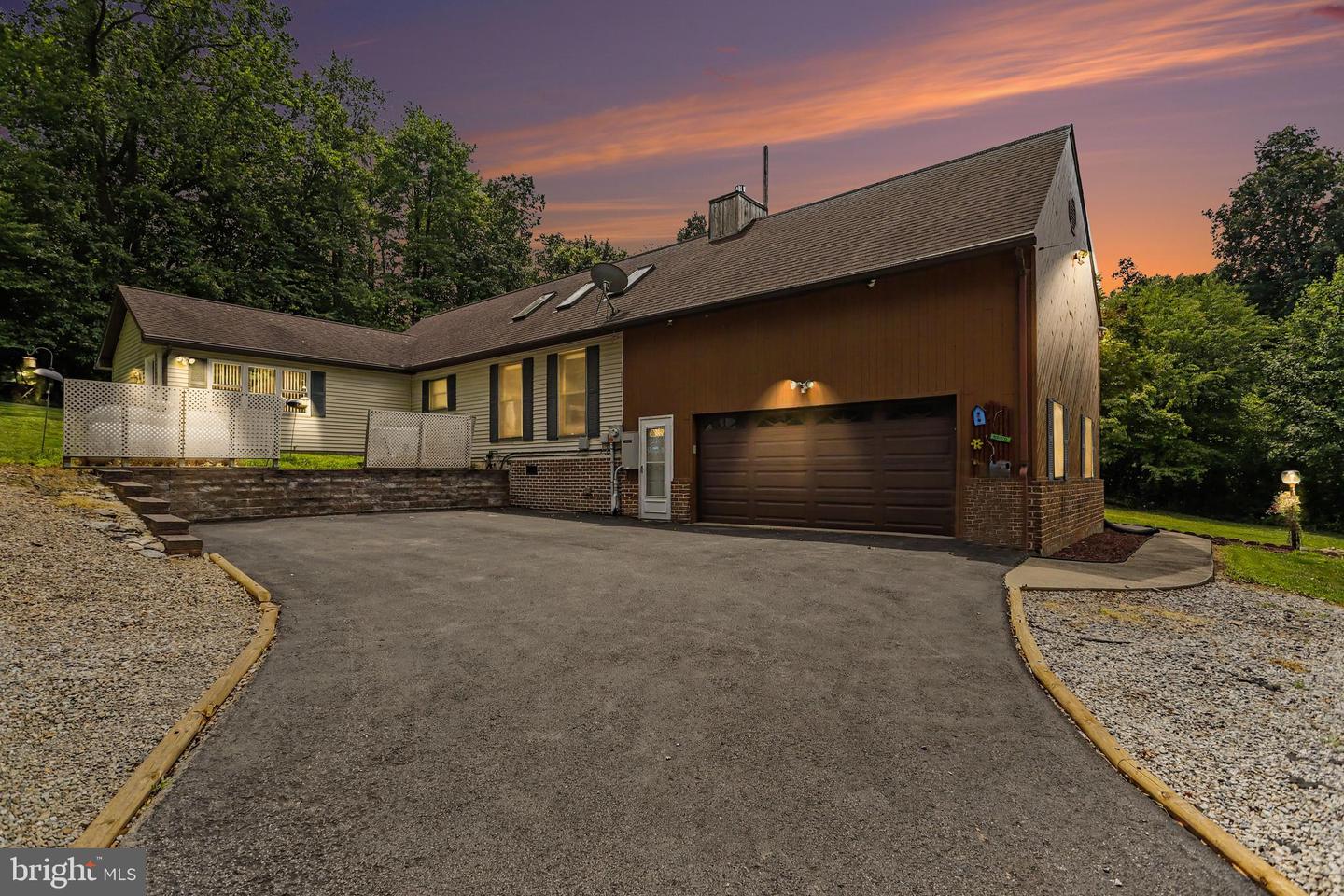 70 Deer Ln — photo