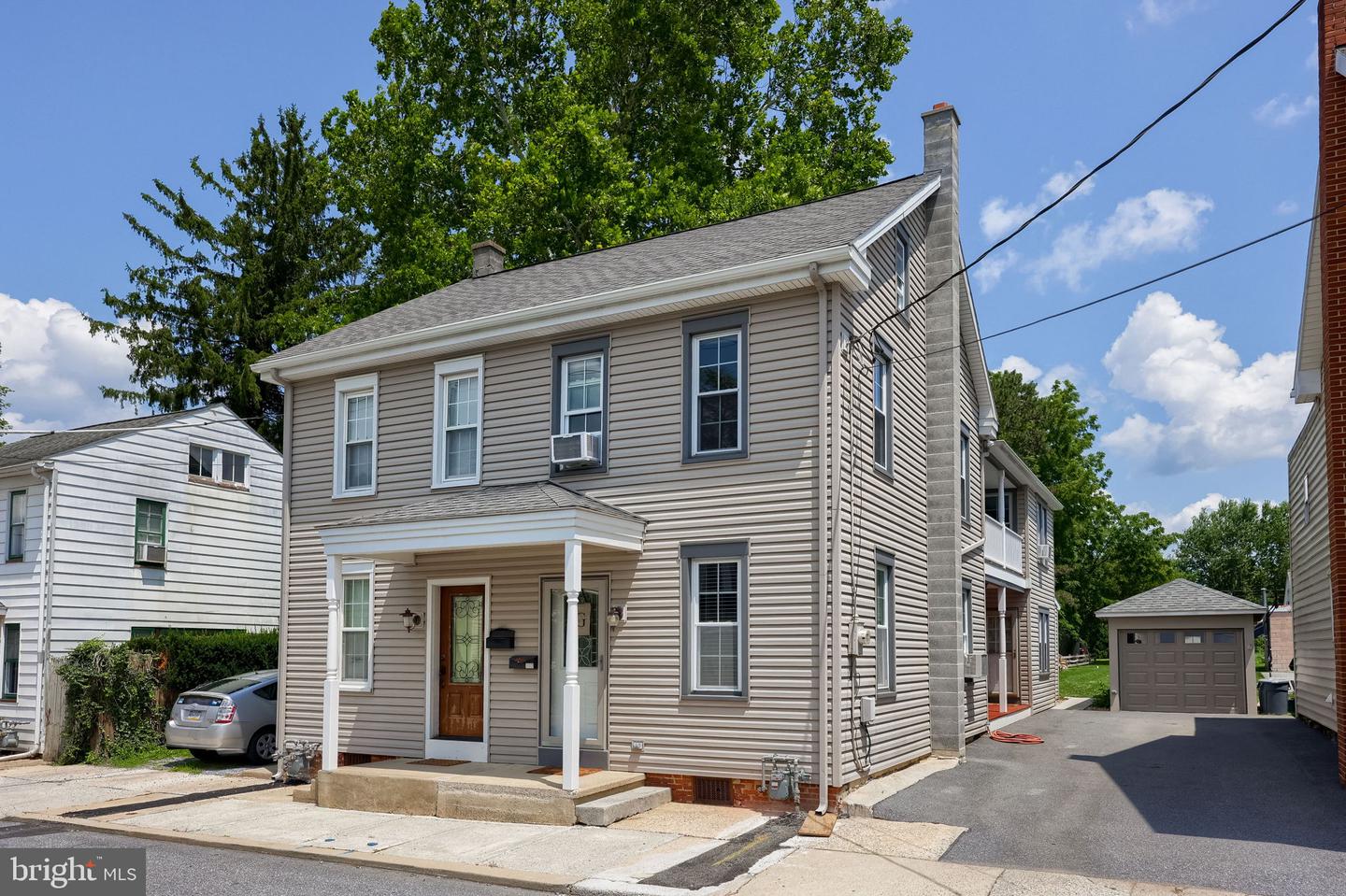 137 N Charlotte St — photo