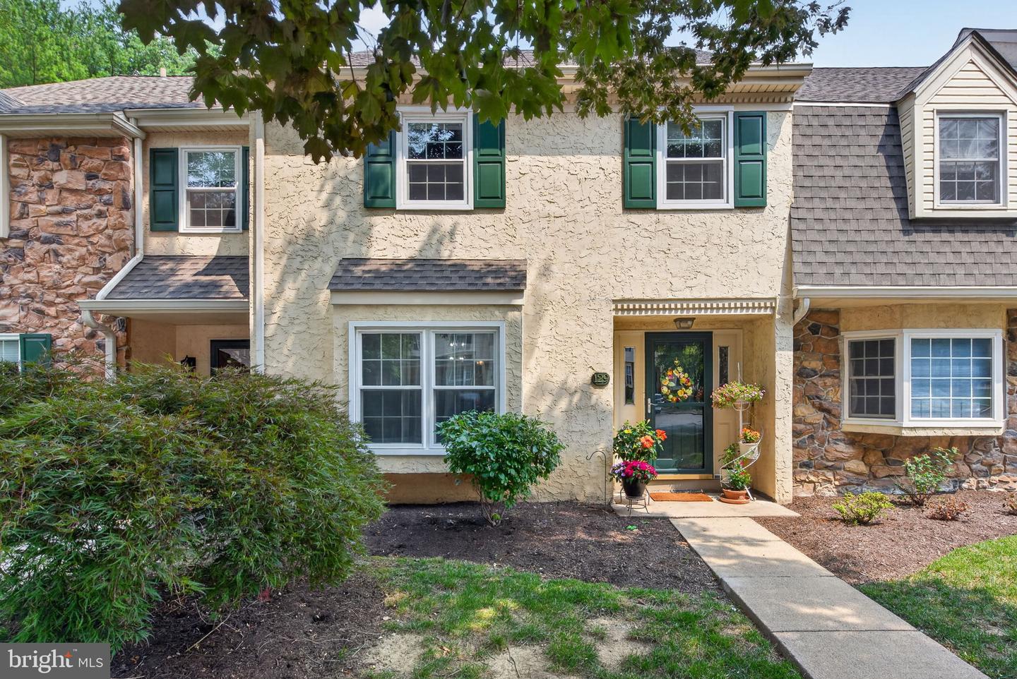 129 Oak Knoll Cir — photo