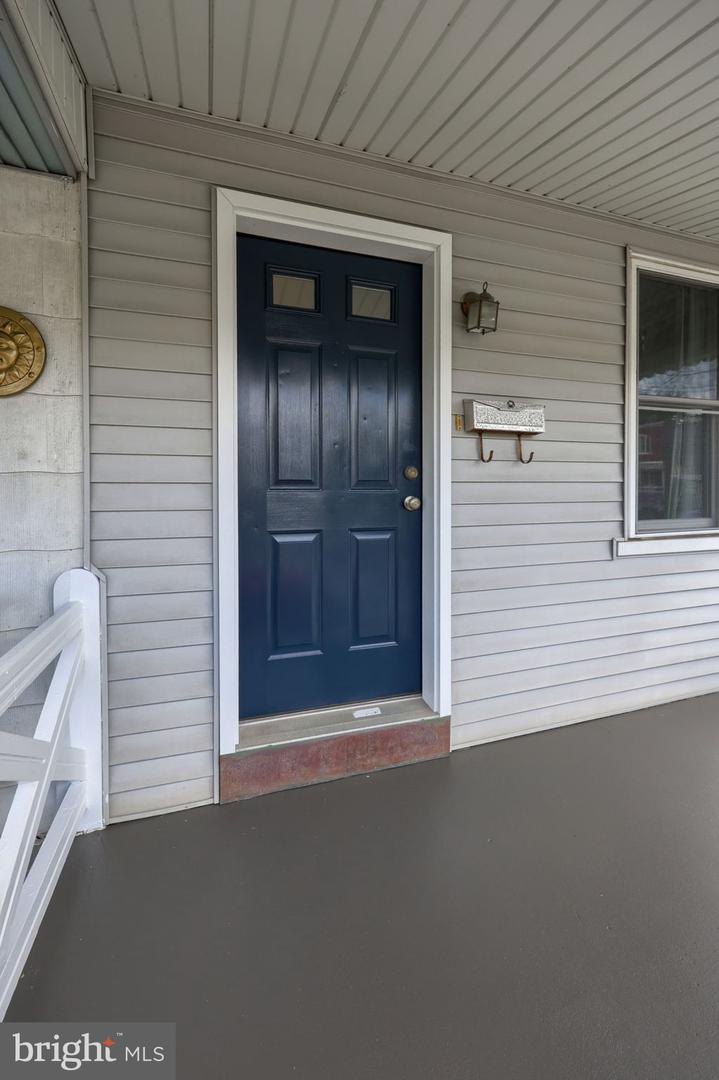 910 Grofftown Road, Lancaster, PA 17602 — photo 2