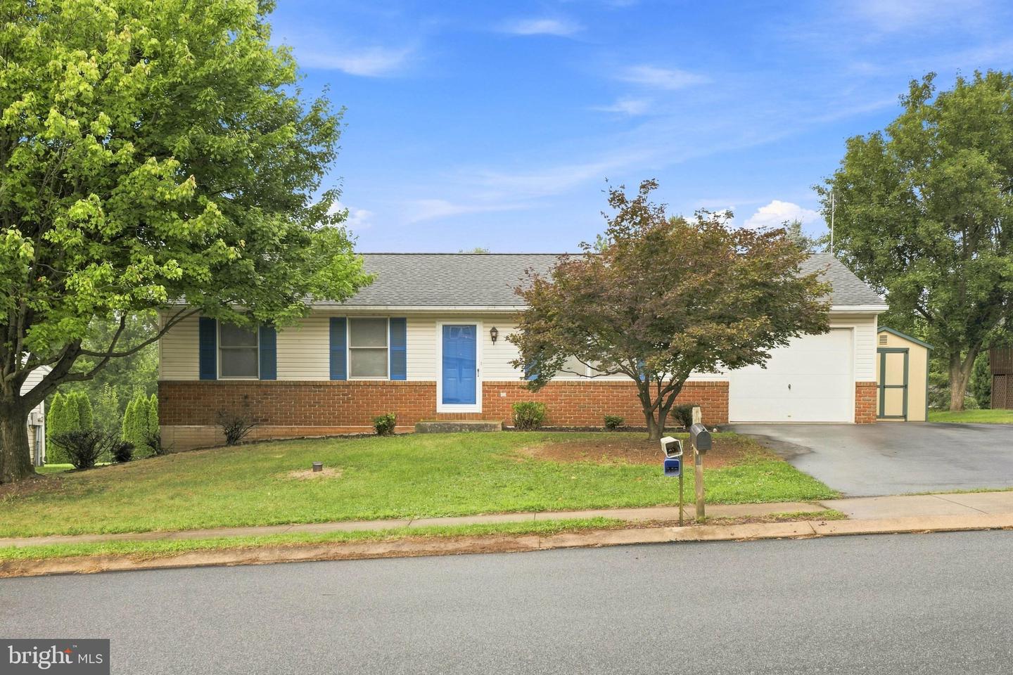 4 Barnhill Road, Denver, PA 17517