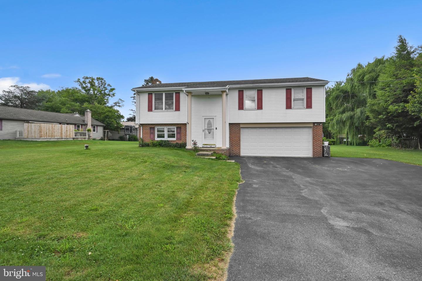 729 Lititz Road, Manheim, PA 17545 — photo 2