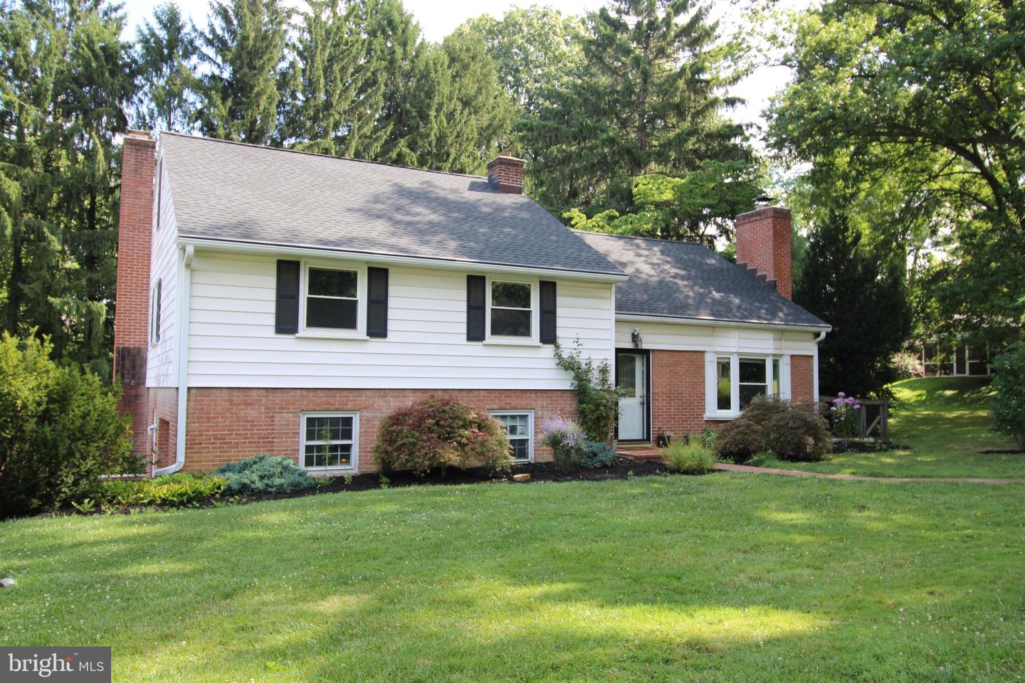 1133 Colonial Rd — photo