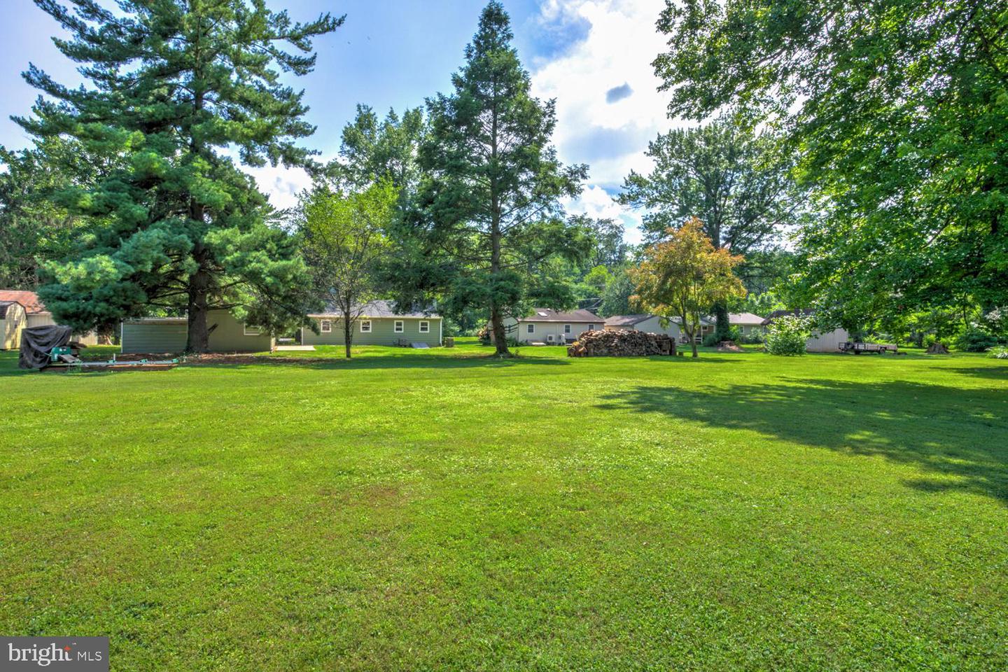 605 Sycamore Dr — photo