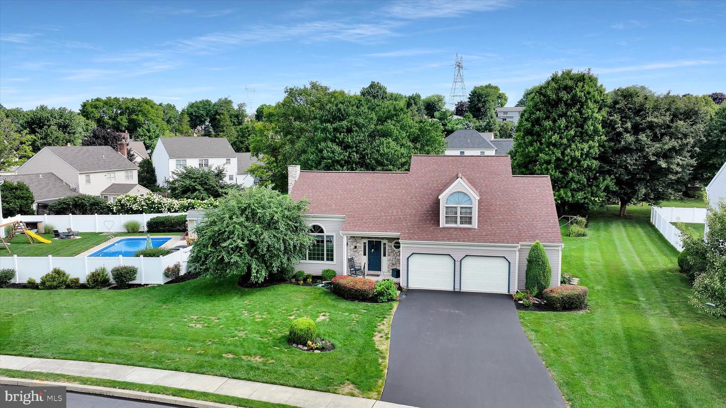 8 Barbara Lane, Lititz, PA 17543 — photo 2