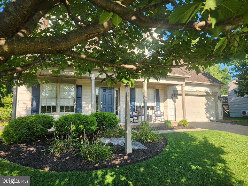 342 N Locust Street, Lititz PA 17543 — photo 2
