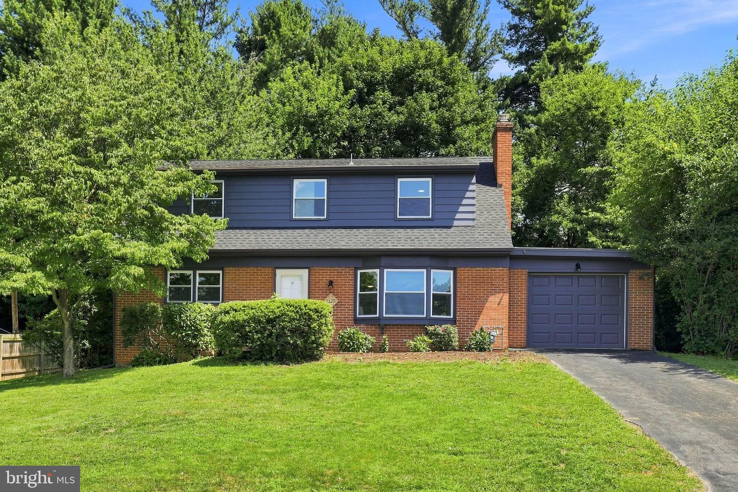 1125 Harriet Ave — photo