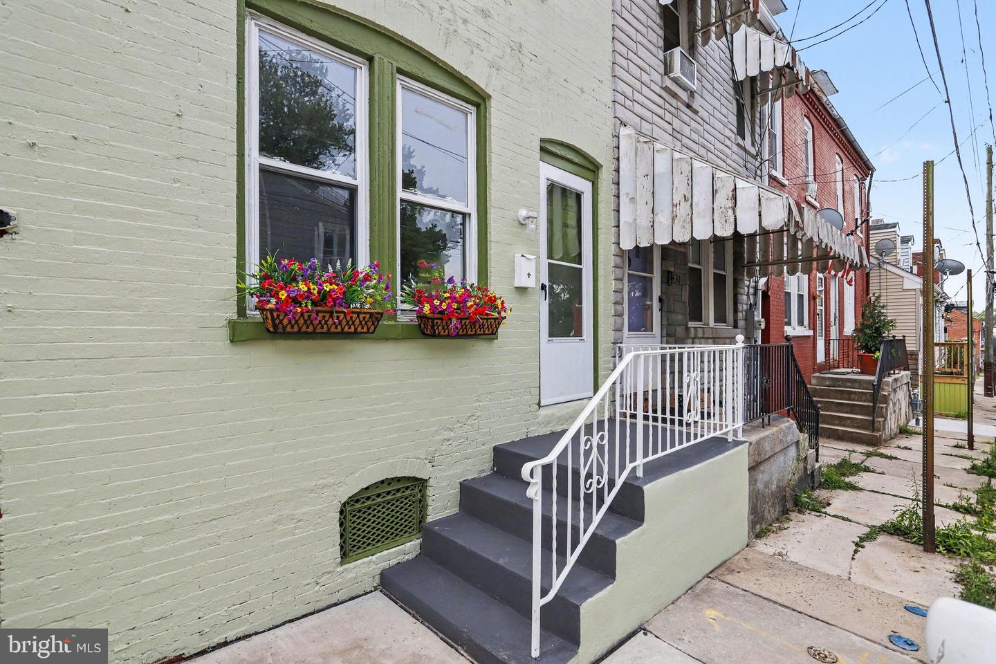 428 Lafayette St — photo