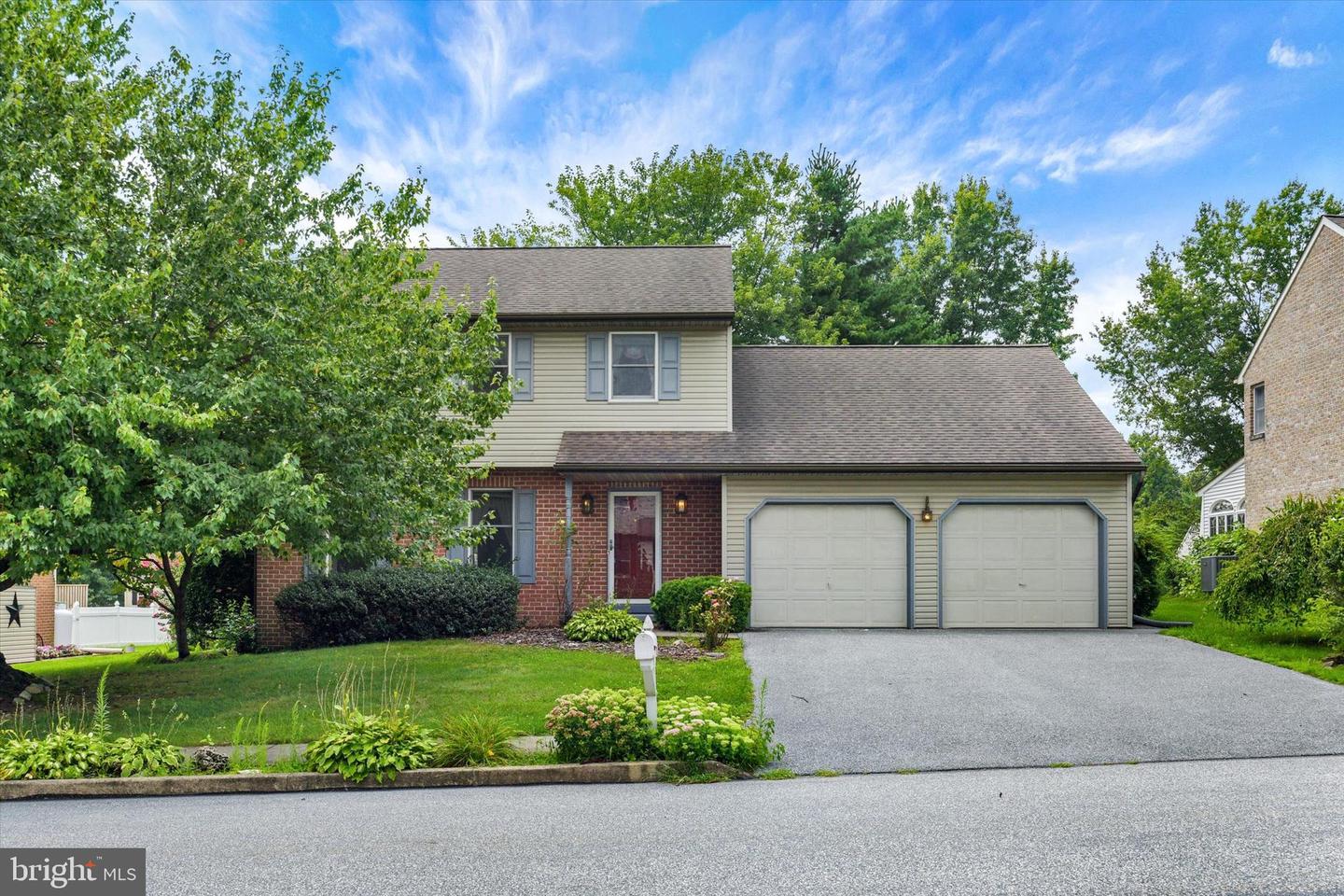 18 Southview Cir — photo