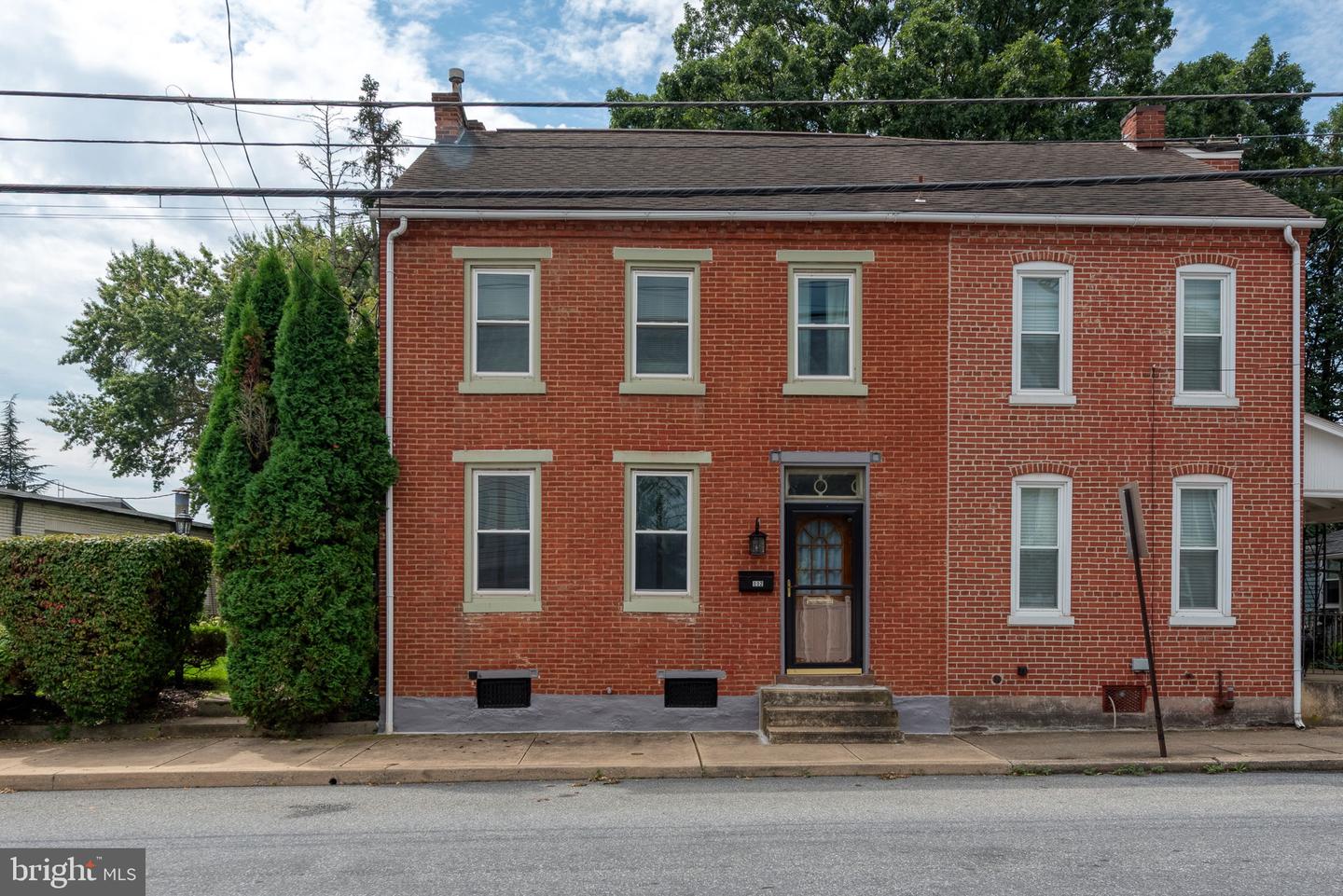 112 W Donegal St — photo