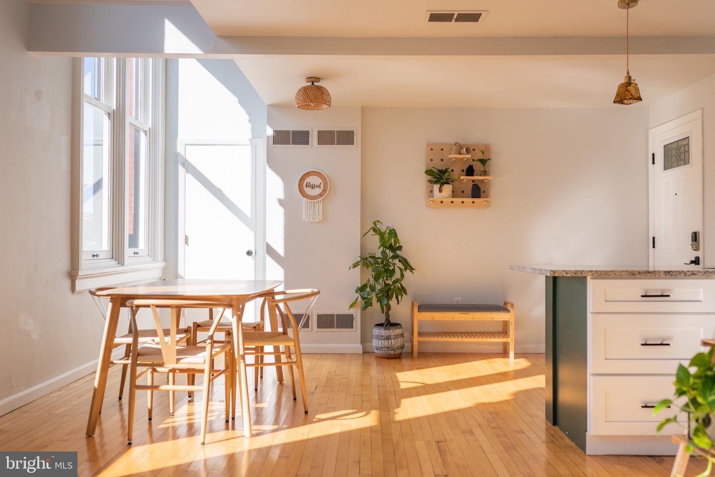 235 Locust St #5 — photo
