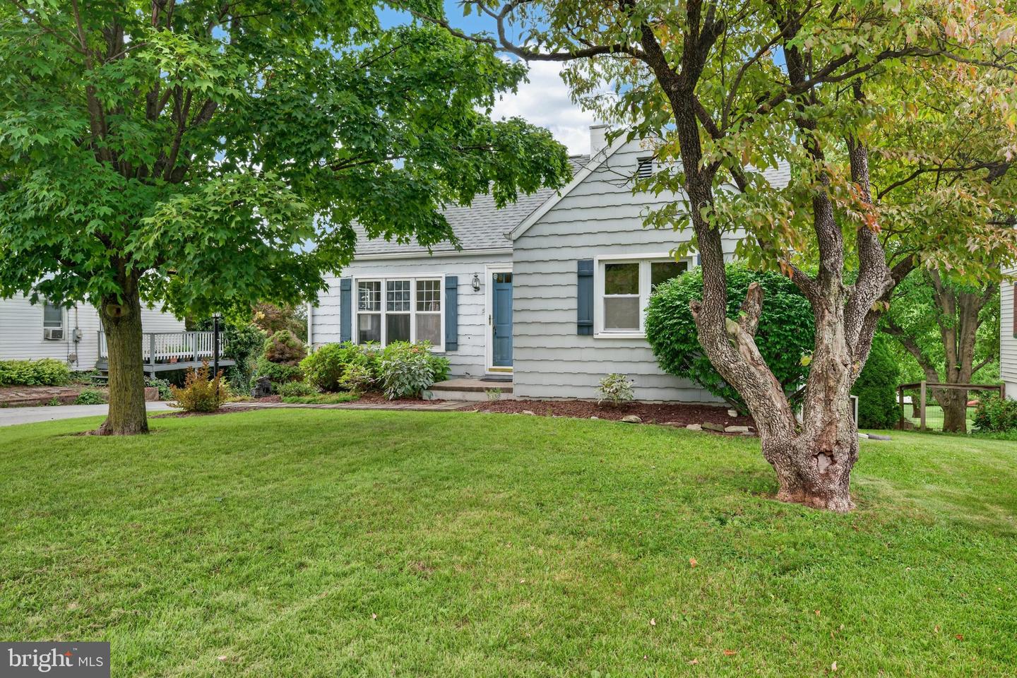 2572 Sheaffer Road, Elizabethtown, PA 17022 — photo 2