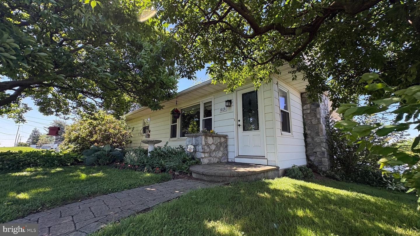 1608 Lancaster Pike — photo