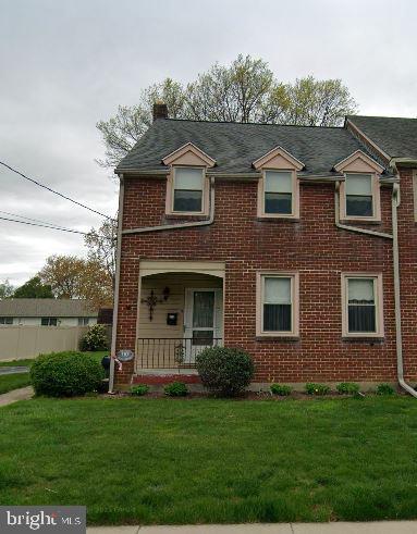 110 N Custer Ave — photo