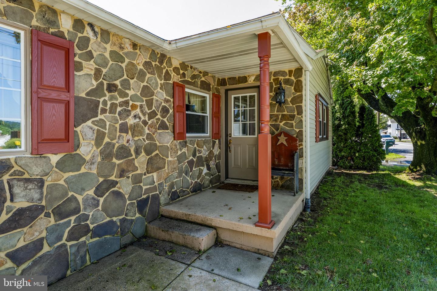 426 E 28th Division Highway, Lititz, PA 17543 — photo 3