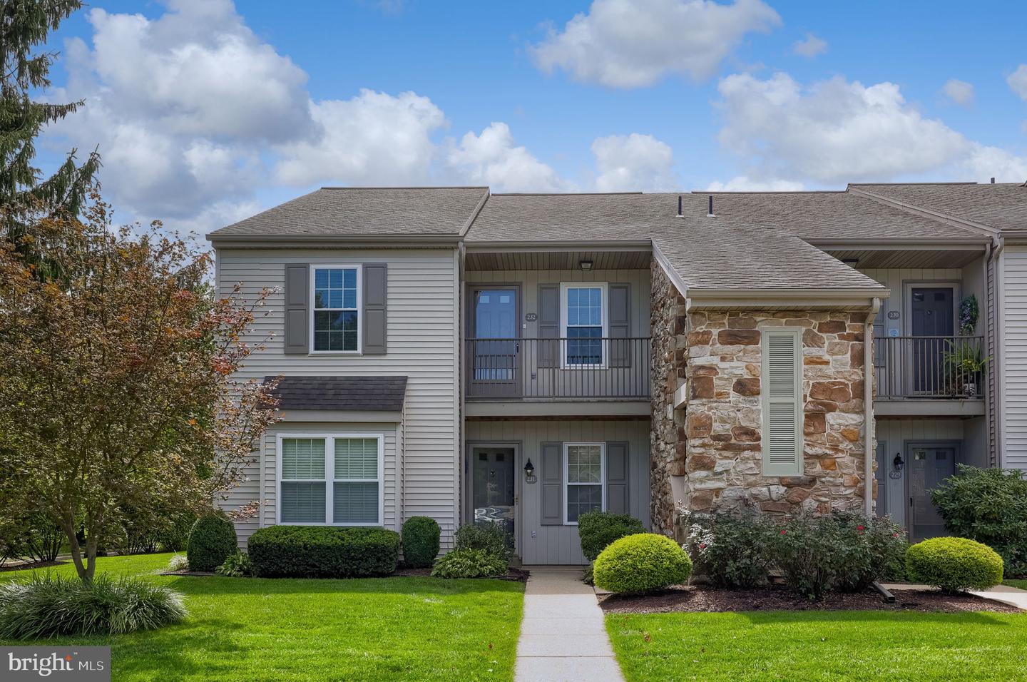 232 Greenview Dr — photo