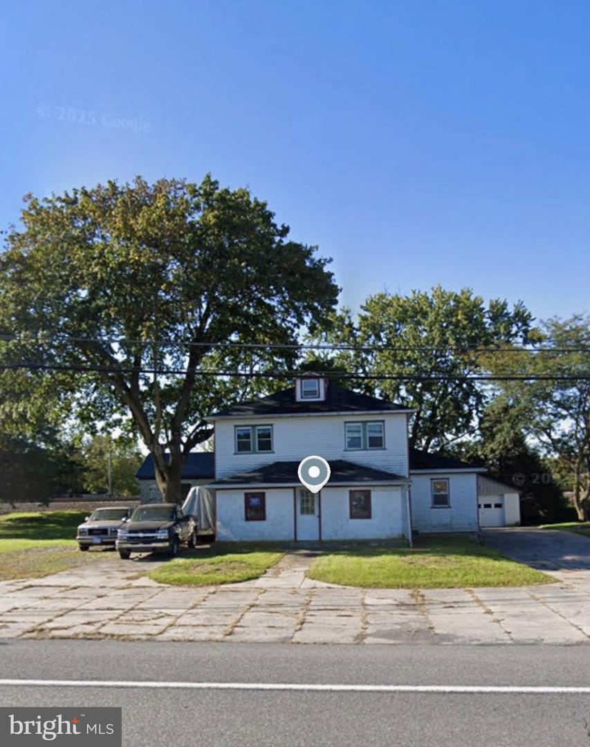1220 W Main St — photo